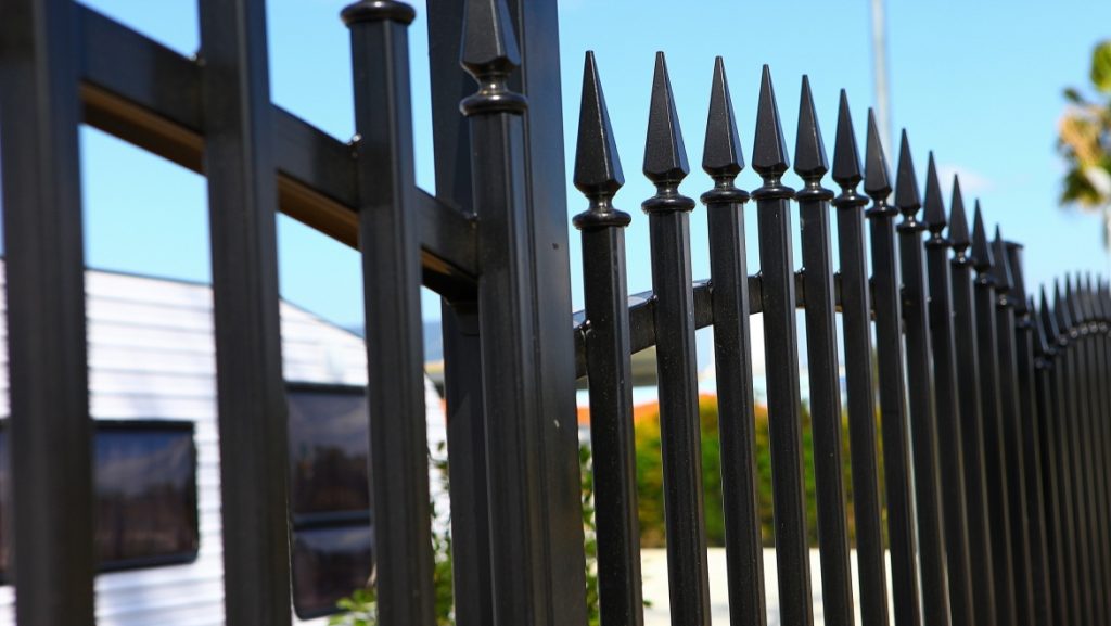 Commercial fence